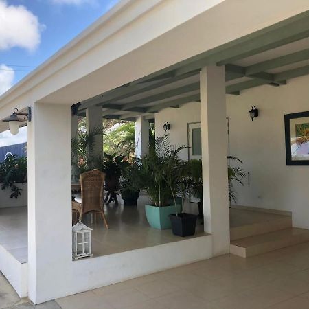 Studio Zara Apartment Savaneta Luaran gambar